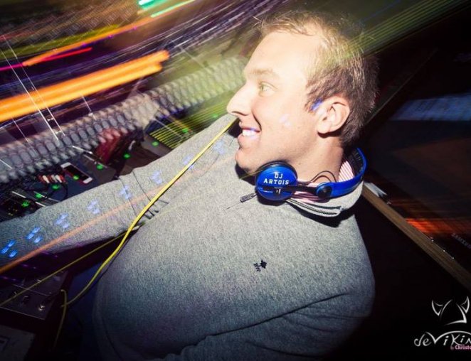 dj artois, huwelijksdeejay, feesten, party muziek, artois, thomas artois