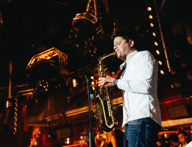 Nuri Bedja jazz sax saks act live Tomorrowland