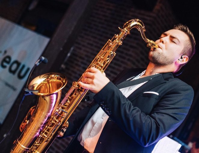 Yannick Swennen viool act sax live performance DJ entertainment vioolspeler