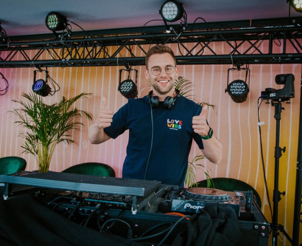 DJ Merlo Hofnar Agency Festival DJ 
